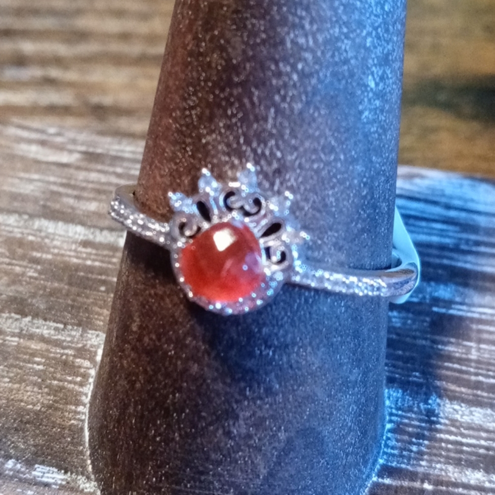 Woman's Ring - Picture 2 of 2